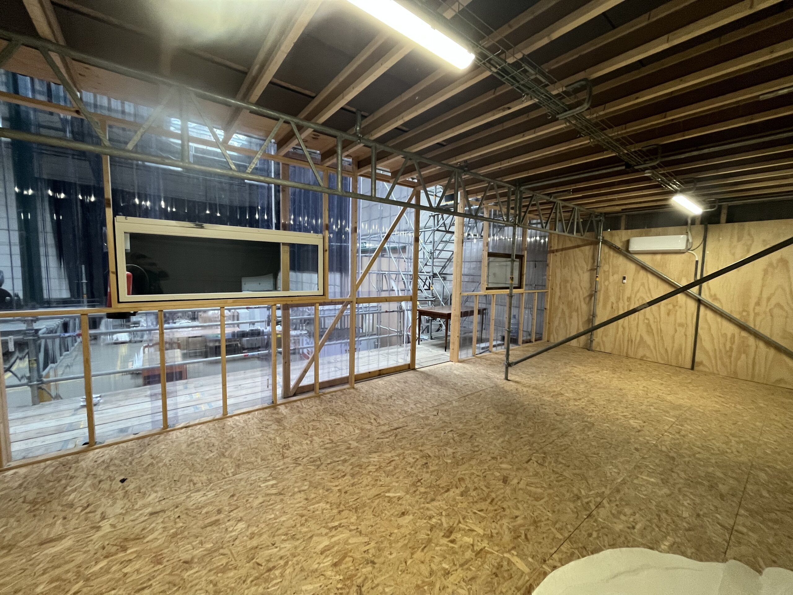 Hal middenplein 1e verdiep (unit 7)