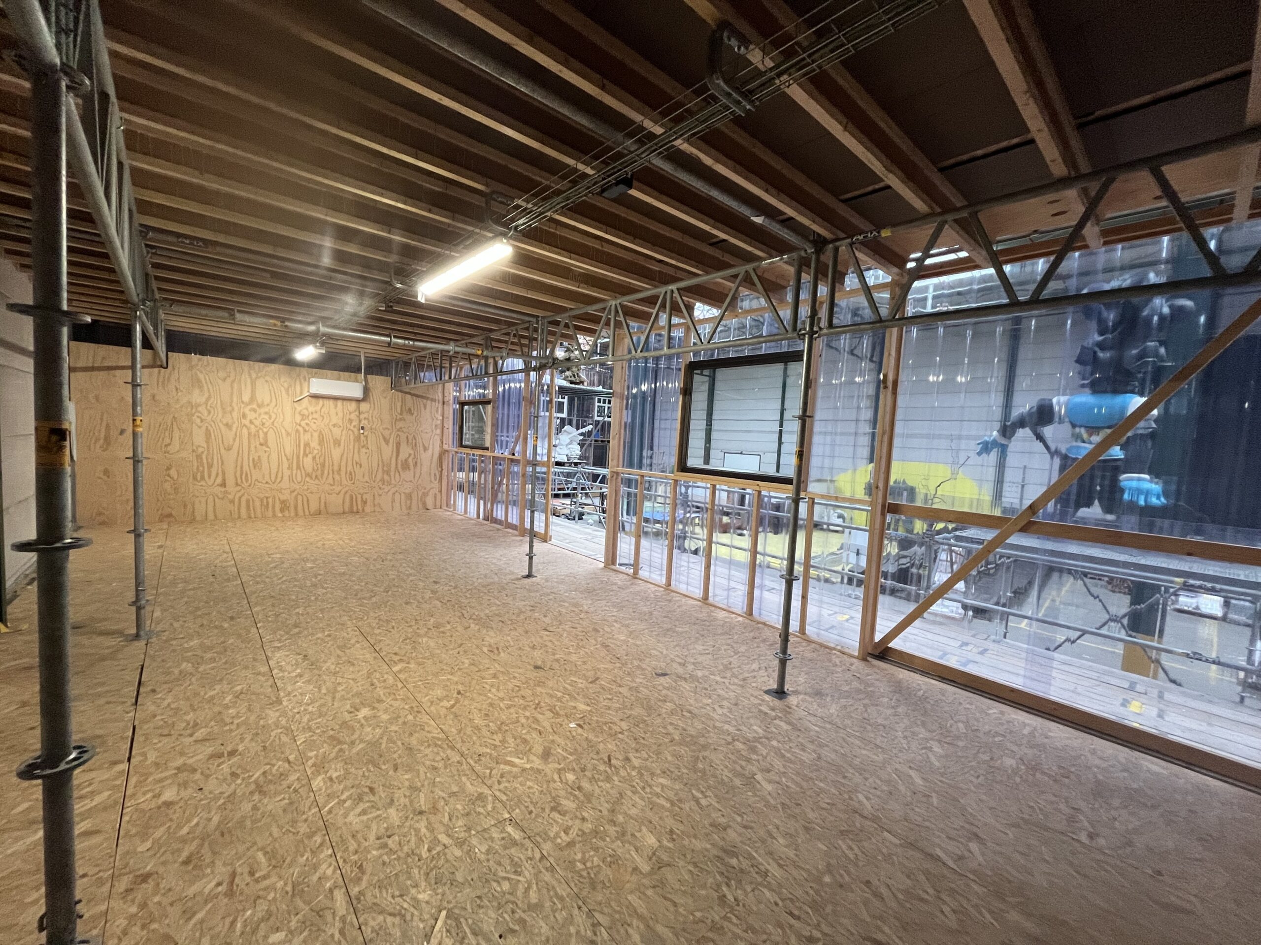 Hal middenplein 1e verdiep (unit 8-9)